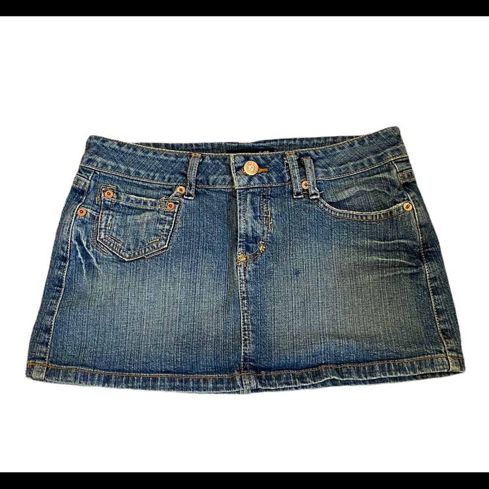 Y2K denim mini skirt w cute pocket detail